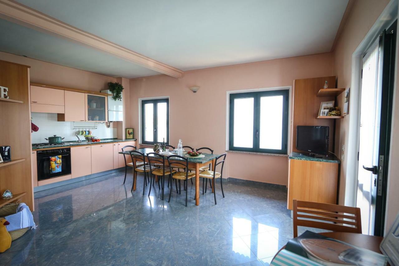 La Casa Sul Lago D'Iseo スルツァーノ エクステリア 写真