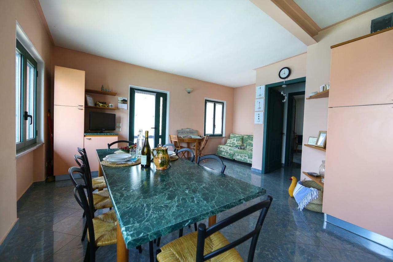 La Casa Sul Lago D'Iseo スルツァーノ エクステリア 写真