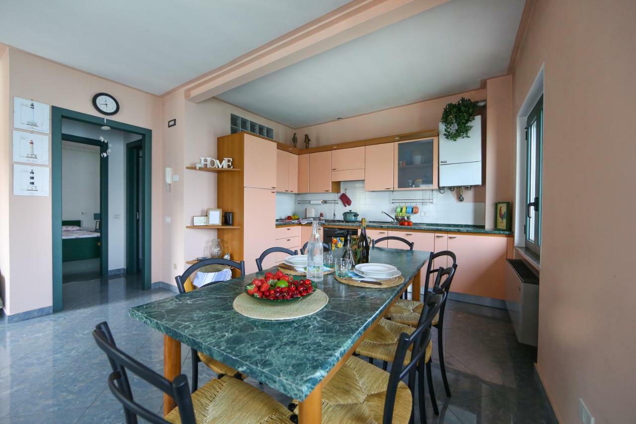 La Casa Sul Lago D'Iseo スルツァーノ エクステリア 写真